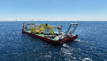 树立行业新标杆！304永利集团圆满完成青洲五、七海上风电场登陆段海缆敷设任务